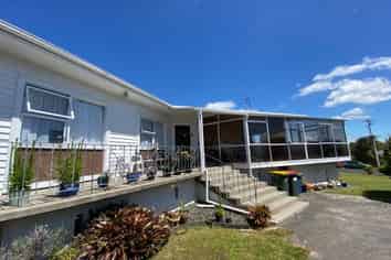 17 Kokiri Street, Te Atatu South