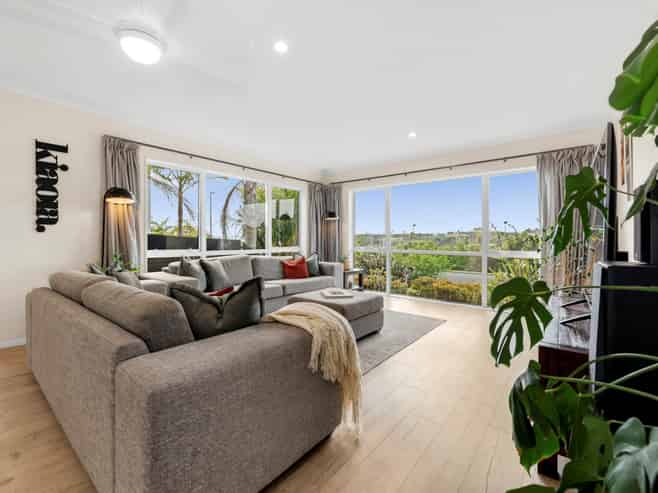 36 Weatherly Drive, Beachlands