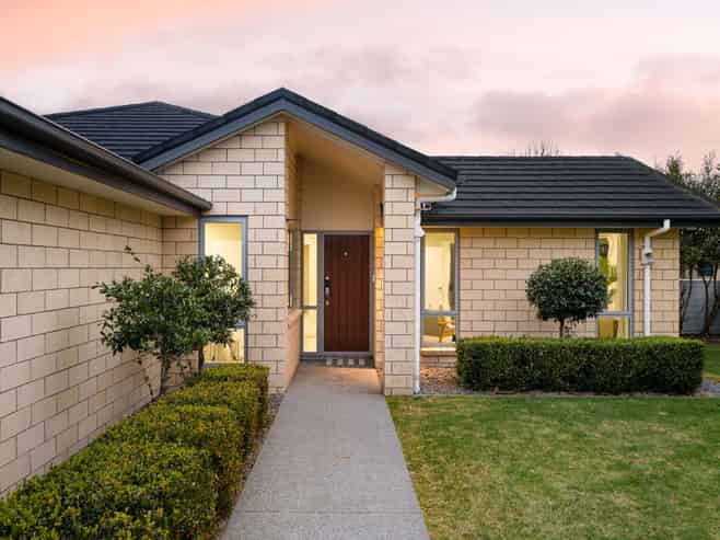 2 Jarvis Court, Huntington