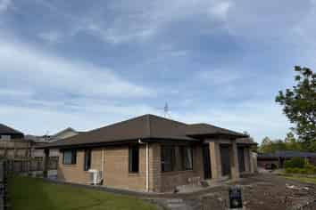 10 Caldera Crescent, Pyes Pa