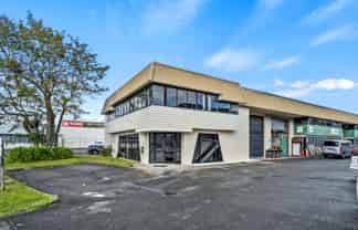 REFURBISHED ROAD FRONT ON GREENMOUNT
