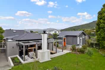 7 Lochiel Road, Khandallah