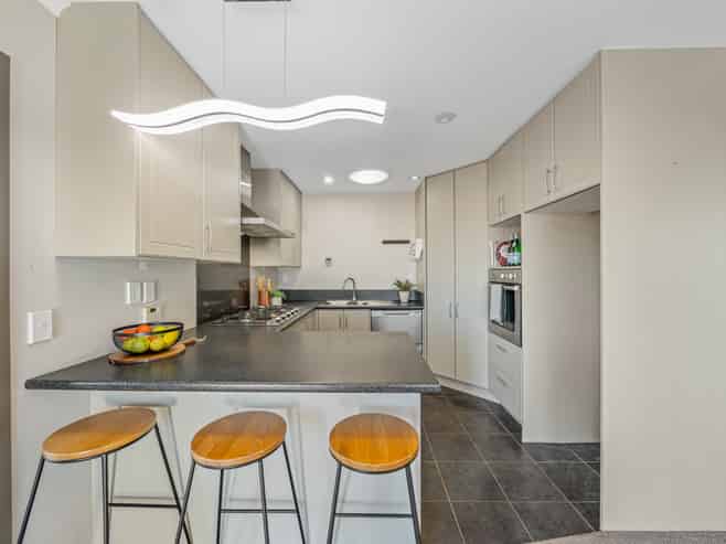 30 Cedarwood Street, Woodridge