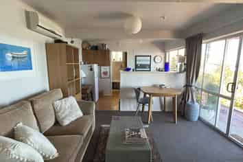 113 Queens Road, Stepneyville