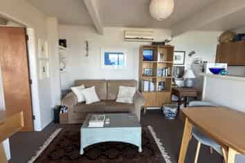 113 Queens Road, Stepneyville