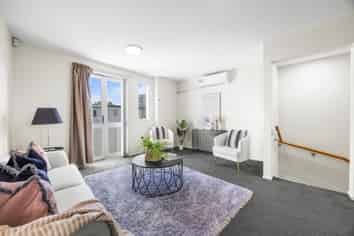 49 Albionvale Road, Glen Eden