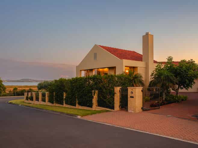 15 St Jerome Avenue, Te Atatu Peninsula