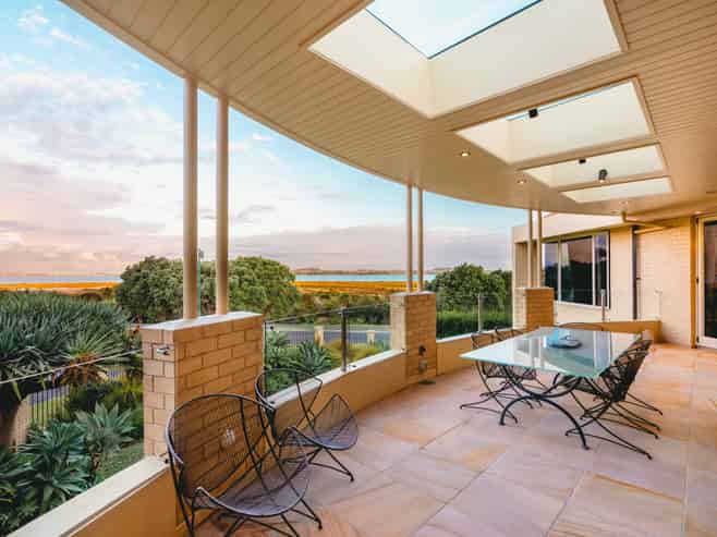 15 St Jerome Avenue, Te Atatu Peninsula