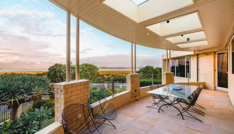 15 St Jerome Avenue, Te Atatu Peninsula