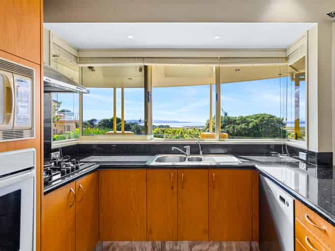 15 St Jerome Avenue, Te Atatu Peninsula