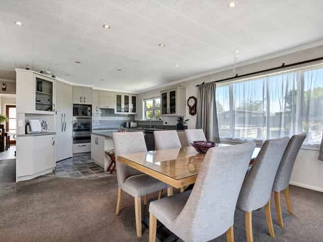 12 Toko Road, Toko