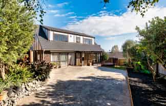 14B Chip Grove, Sunnyhills