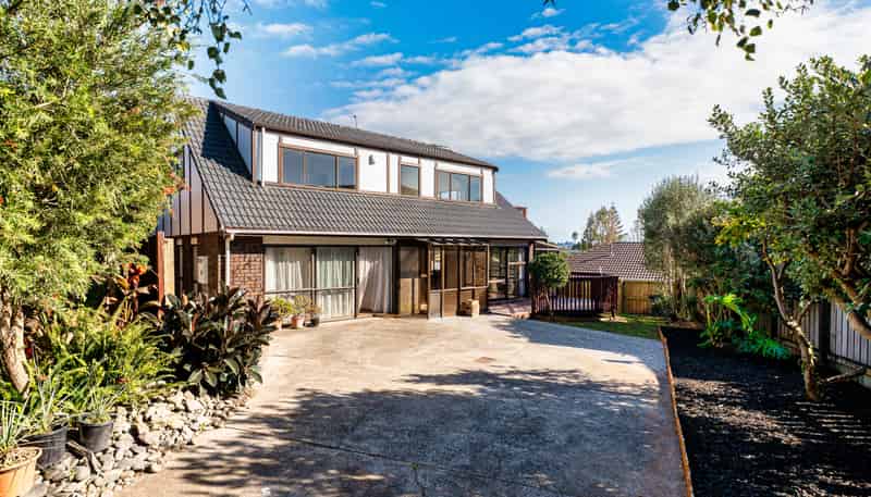 14B Chip Grove, Sunnyhills