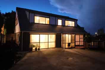 14B Chip Grove, Sunnyhills
