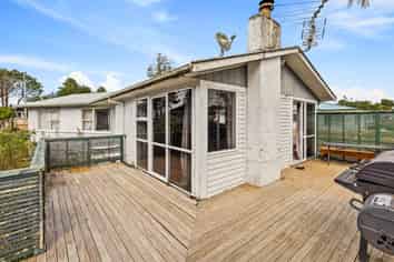 97 Riverpark Crescent, Henderson