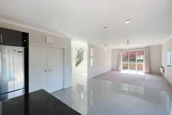 6 Springvale Drive, Albany