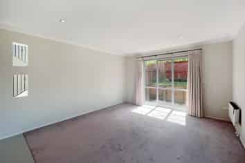 6 Springvale Drive, Albany