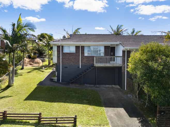 17 Butterworth Drive, Glendene