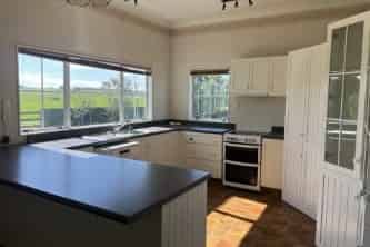 5715 Mountain Road, Hawera