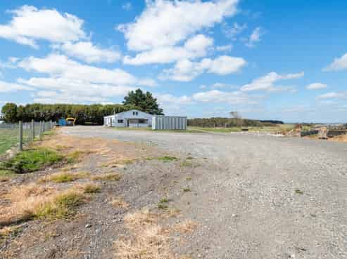 3125 State Highway 1, Sanson