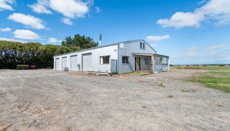 3125 State Highway 1, Sanson