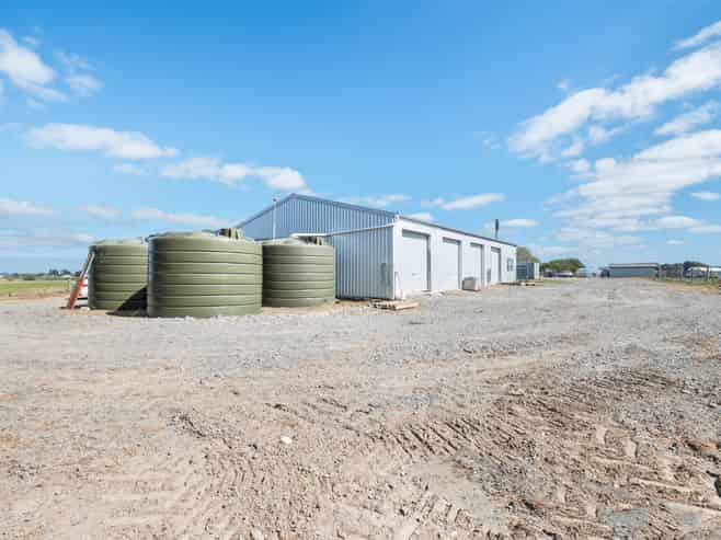 3125 State Highway 1, Sanson