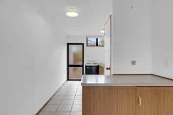 Flat 5/98 Burns Street, Leamington