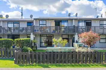 Flat 5/98 Burns Street, Leamington