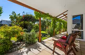 6 Livingstone Place, Springlands