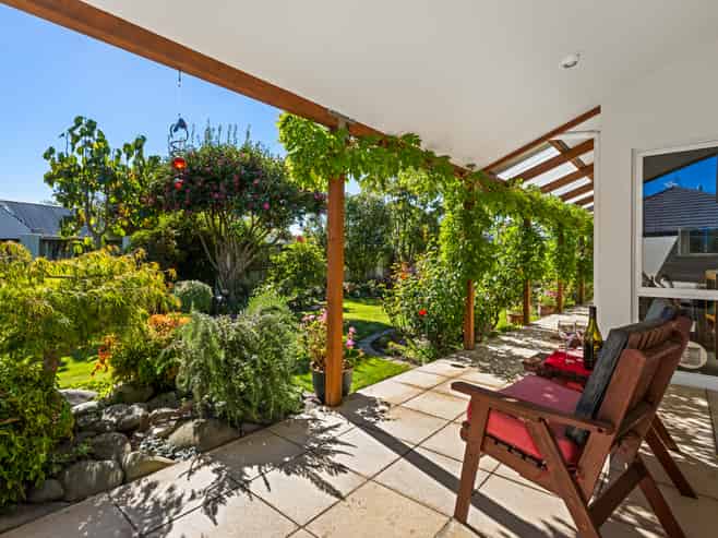 6 Livingstone Place, Springlands