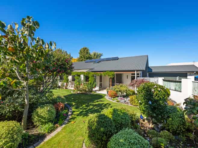 6 Livingstone Place, Springlands