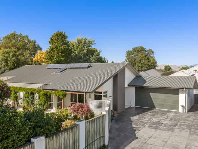 6 Livingstone Place, Springlands