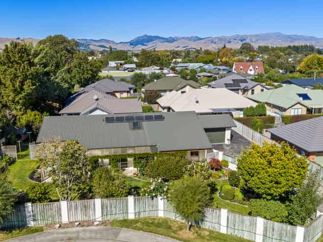 6 Livingstone Place, Springlands