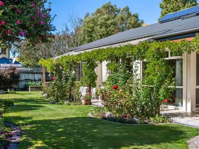 6 Livingstone Place, Springlands