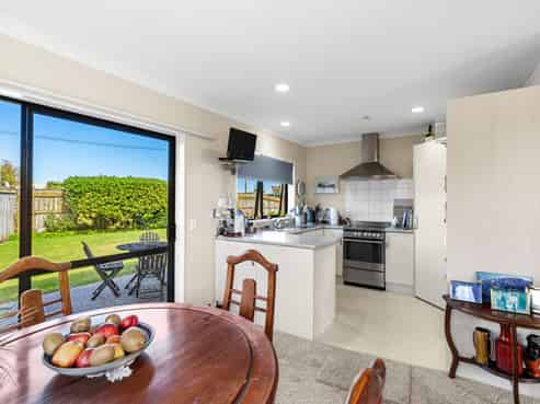 24 Ian Peter Way, Otaki