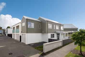 99 Tributary Parade, Karaka