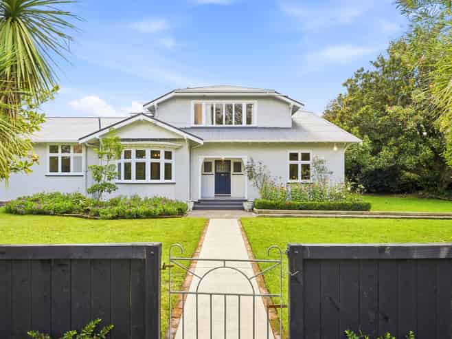 5 Parkes Avenue, Whanganui Central