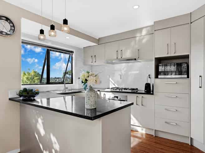 18 Mark Edward Drive, Half Moon Bay