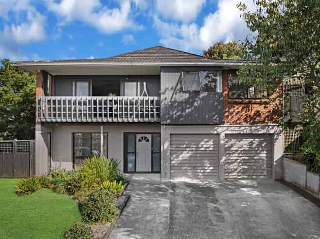 18 Mark Edward Drive, Half Moon Bay