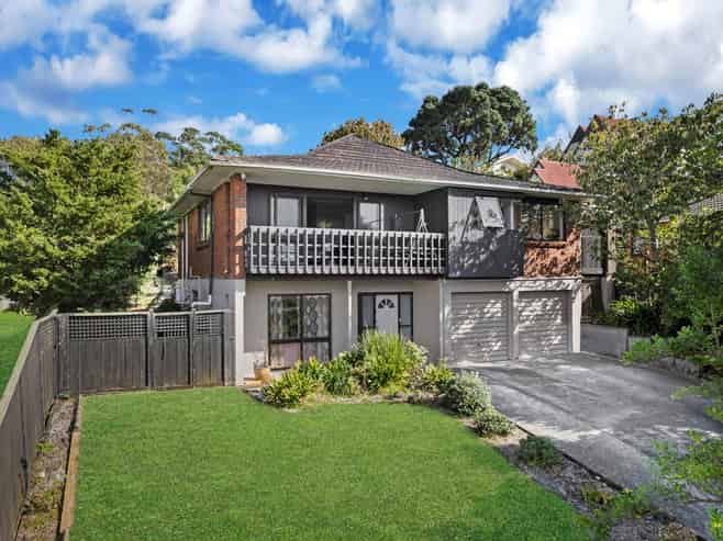 18 Mark Edward Drive, Half Moon Bay