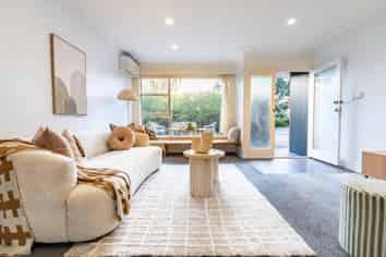 2/41 Empire Road, Epsom