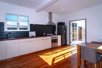 82 Main South Rd, Upper Riccarton