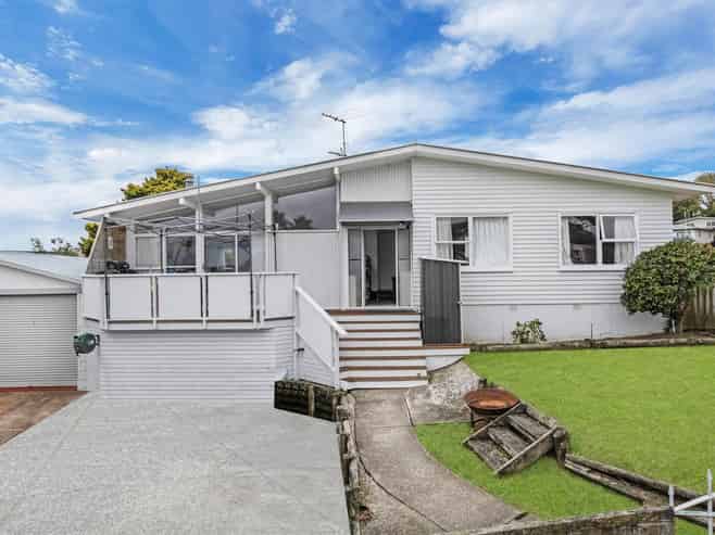 8  Malvina Place, Bucklands Beach