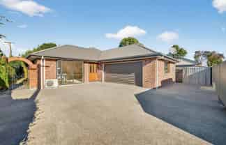 2/8 Fovant Street, Russley