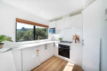 2 Cromarty Place, Papakowhai