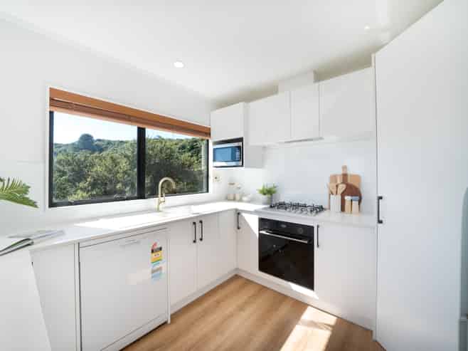 2 Cromarty Place, Papakowhai