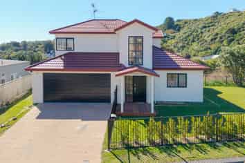2 Cromarty Place, Papakowhai