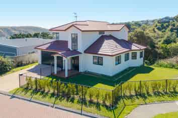 2 Cromarty Place, Papakowhai