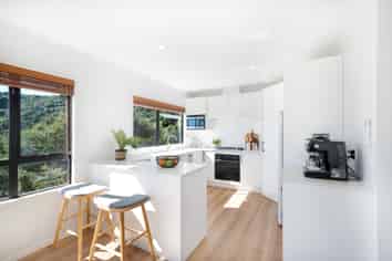 2 Cromarty Place, Papakowhai