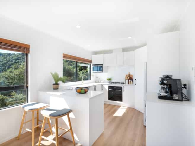 2 Cromarty Place, Papakowhai